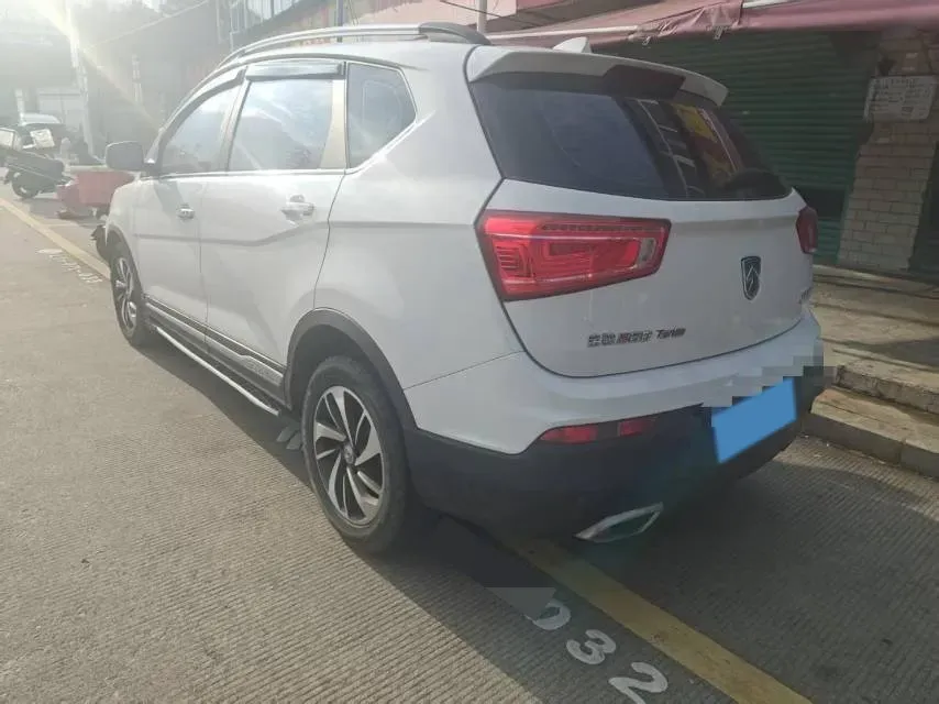 2017 BaoJun 560 1.5T 150HP L4 6DCT,autocango,china used car exporter,china ev exporter,chinese used car exporter,chinese used ev exporter