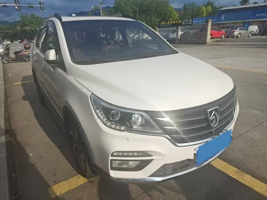 2017 BaoJun 560 1.5T 150HP L4 6DCT,autocango,china used car exporter,china ev exporter,chinese used car exporter,chinese used ev exporter