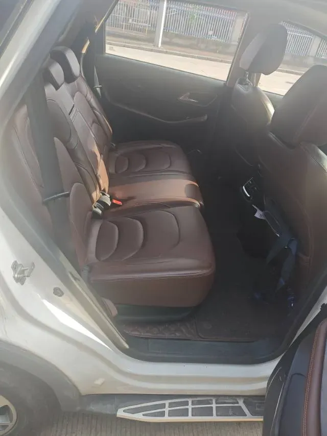 2017 BaoJun 560 1.5T 150HP L4 6DCT,autocango,china used car exporter,china ev exporter,chinese used car exporter,chinese used ev exporter