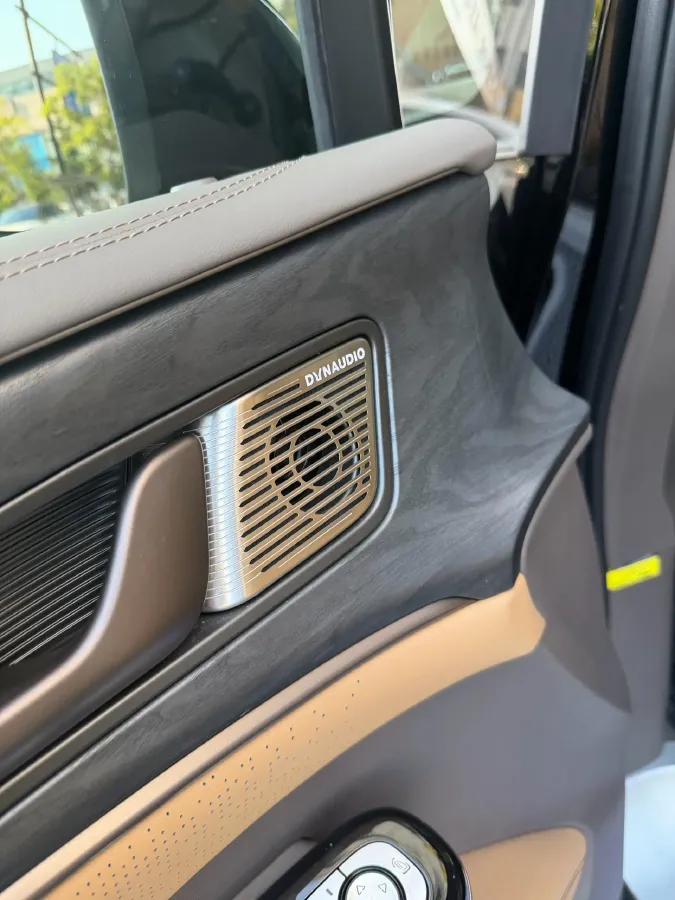 2023 Denza D9 1.5T 139HP L4 E-CVT PHEV 20.39KWH,autocango,china used car exporter,china ev exporter,chinese used car exporter,chinese used ev exporter