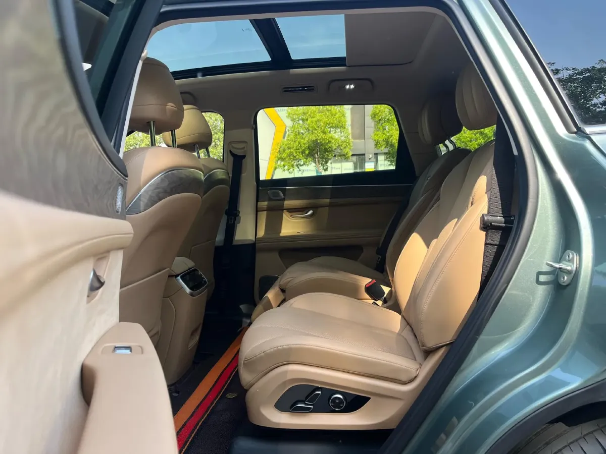 2022 Volvo S60 2.0T 197HP L4 8AT,autocango,china used car exporter,china ev exporter,chinese used car exporter,chinese used ev exporter