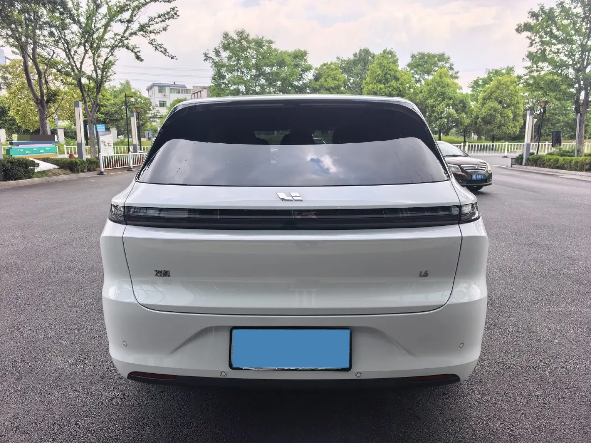 2024 Li L6 Range Extended 154HP L4 REEV 36.8KWH,autocango,china used car exporter,china ev exporter,chinese used car exporter,chinese used ev exporter