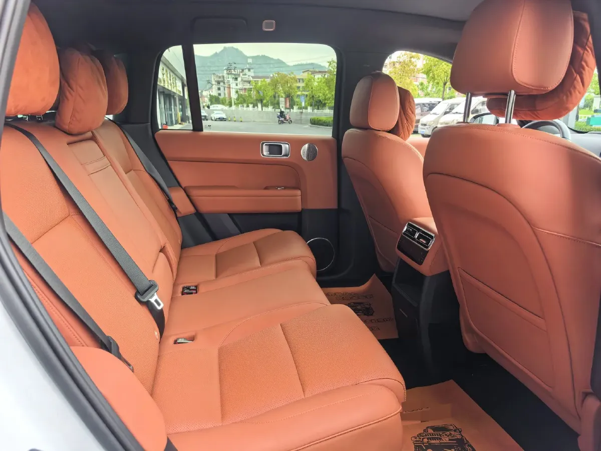 2024 Li L6 Range Extended 154HP L4 REEV 36.8KWH,autocango,china used car exporter,china ev exporter,chinese used car exporter,chinese used ev exporter