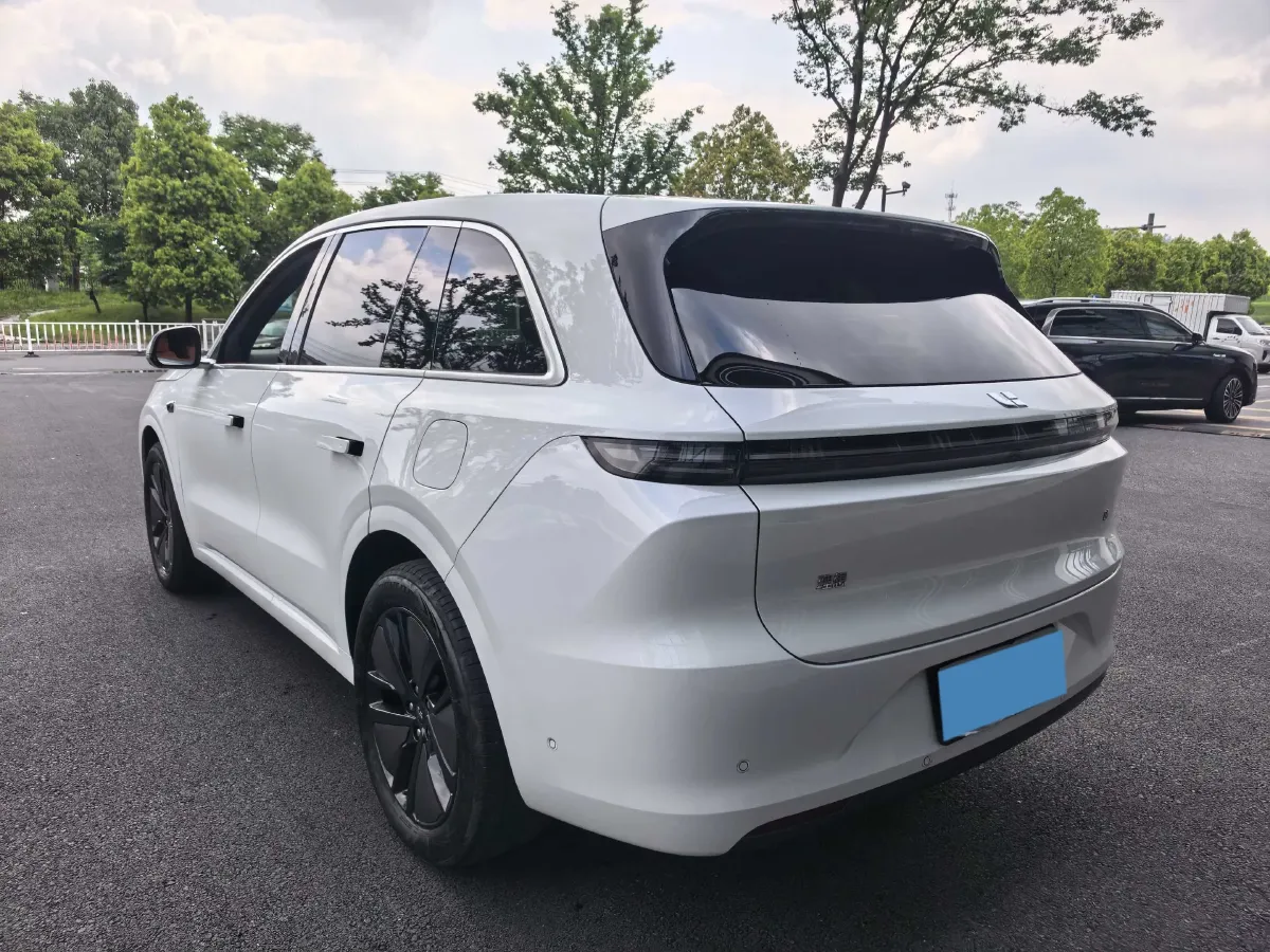 2024 Li L6 Range Extended 154HP L4 REEV 36.8KWH,autocango,china used car exporter,china ev exporter,chinese used car exporter,chinese used ev exporter