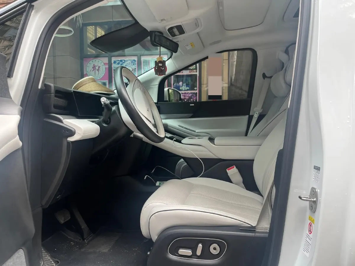 2024 Xpeng X9 BEV 101.5KWH,autocango,china used car exporter,china ev exporter,chinese used car exporter,chinese used ev exporter