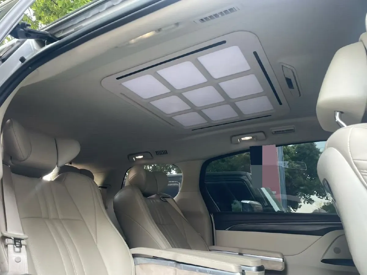 2022 Buick GL8 2.0T 237HP L4 9AT,autocango,china used car exporter,china ev exporter,chinese used car exporter,chinese used ev exporter