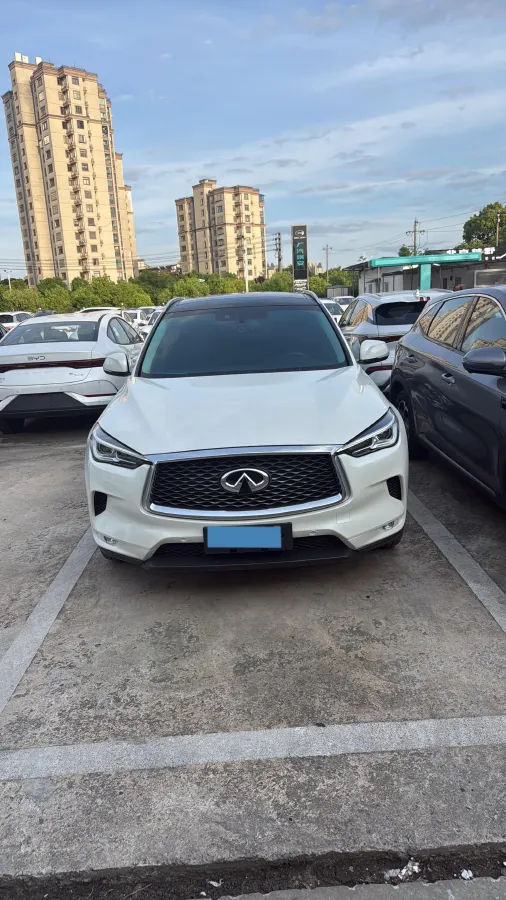2018 Infiniti QX30 2.0T 211HP L4 7DCT,autocango,china used car exporter,china ev exporter,chinese used car exporter,chinese used ev exporter