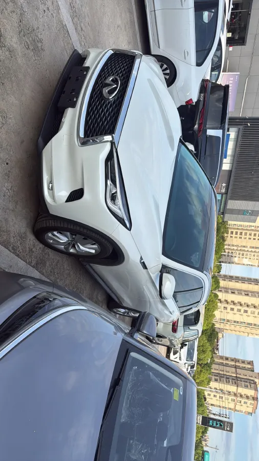 2018 Infiniti QX30 2.0T 211HP L4 7DCT,autocango,china used car exporter,china ev exporter,chinese used car exporter,chinese used ev exporter