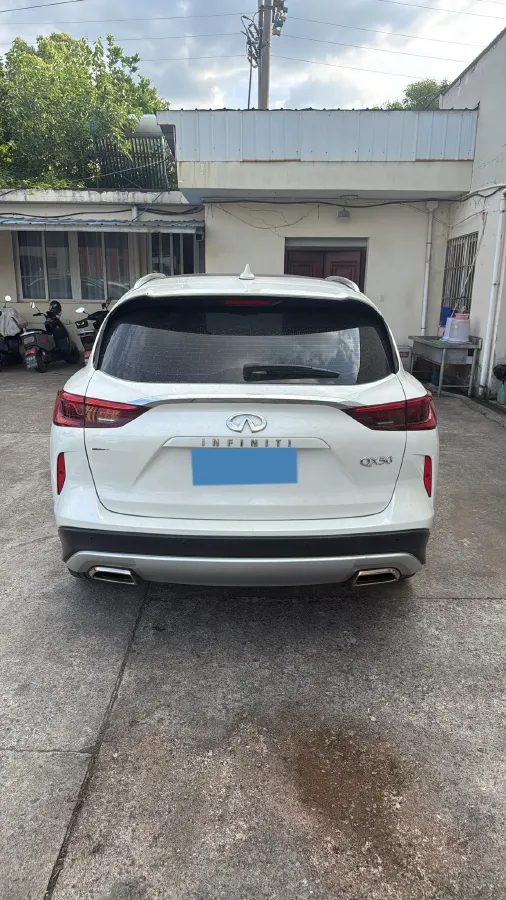 2018 Infiniti QX30 2.0T 211HP L4 7DCT,autocango,china used car exporter,china ev exporter,chinese used car exporter,chinese used ev exporter