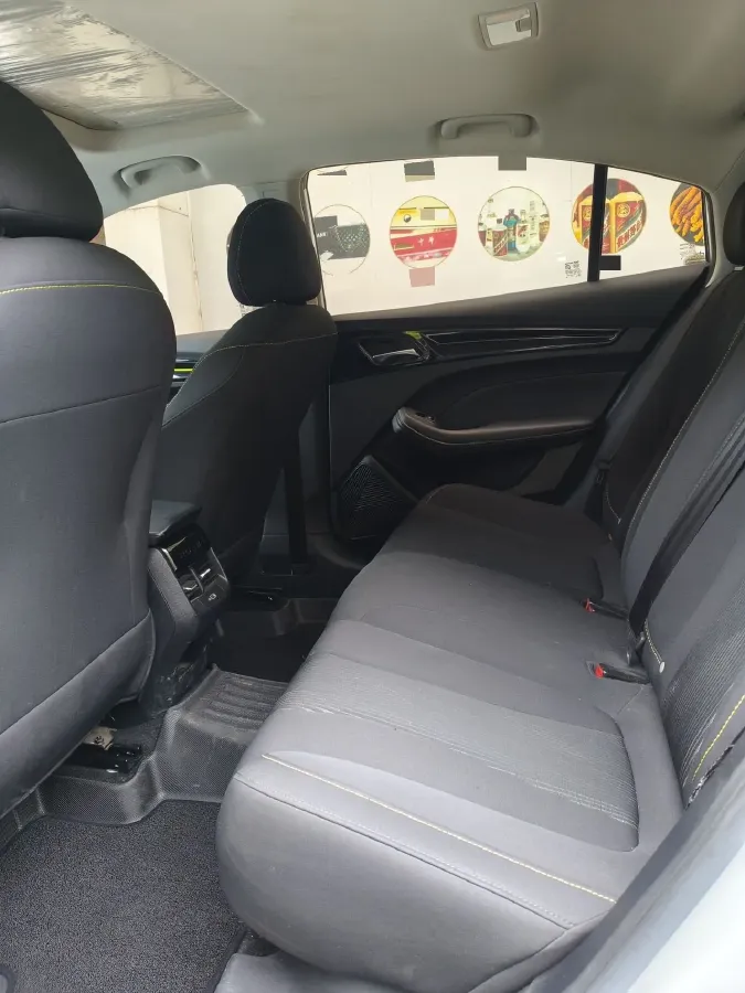 2021 Roewe i5 1.5L 120HP L4 CVT,autocango,china used car exporter,china ev exporter,chinese used car exporter,chinese used ev exporter