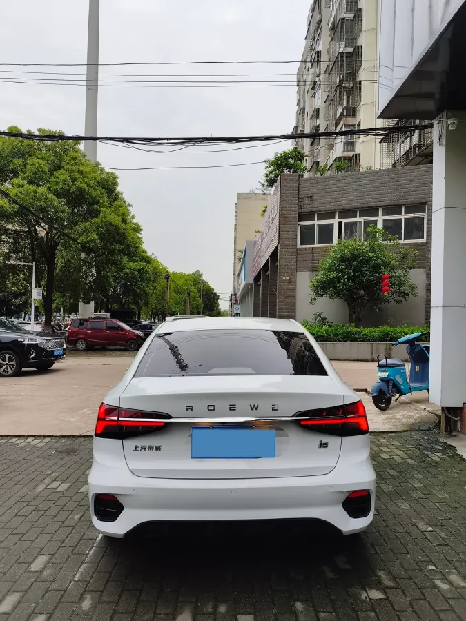 2021 Roewe i5 1.5L 120HP L4 CVT,autocango,china used car exporter,china ev exporter,chinese used car exporter,chinese used ev exporter