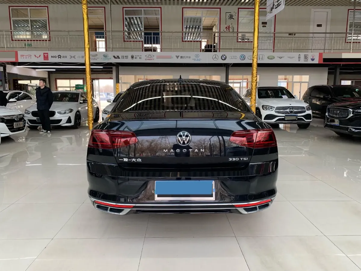 2023 Volkswagen Magotan 2.0T 186HP L4 7DCT,autocango,china used car exporter,china ev exporter,chinese used car exporter,chinese used ev exporter