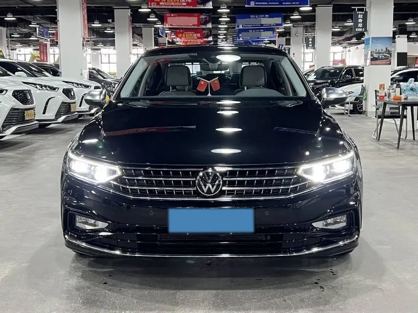 2026 Volkswagen Magotan 2.0T 220HP L4 7DCT,autocango,china used car exporter,china ev exporter,chinese used car exporter,chinese used ev exporter