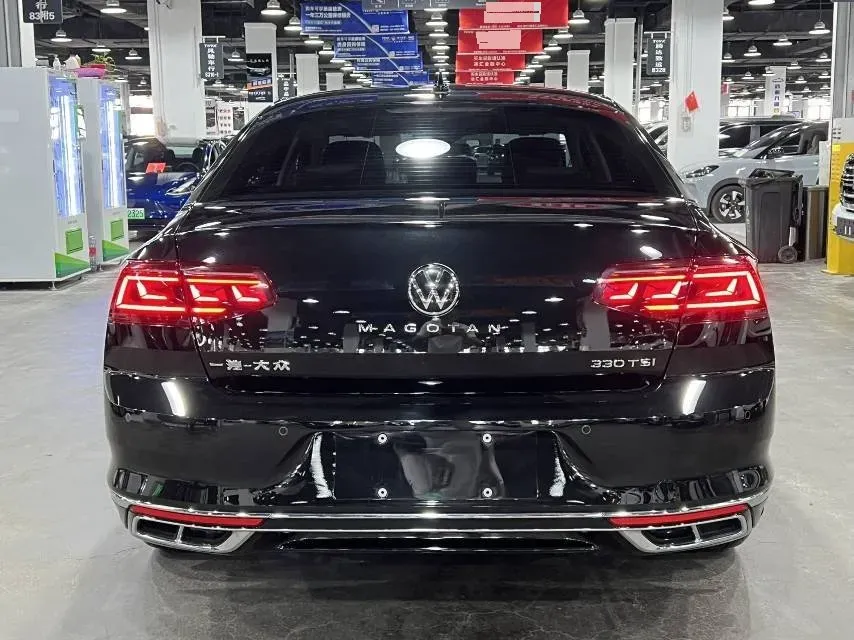 2026 Volkswagen Magotan 2.0T 220HP L4 7DCT,autocango,china used car exporter,china ev exporter,chinese used car exporter,chinese used ev exporter