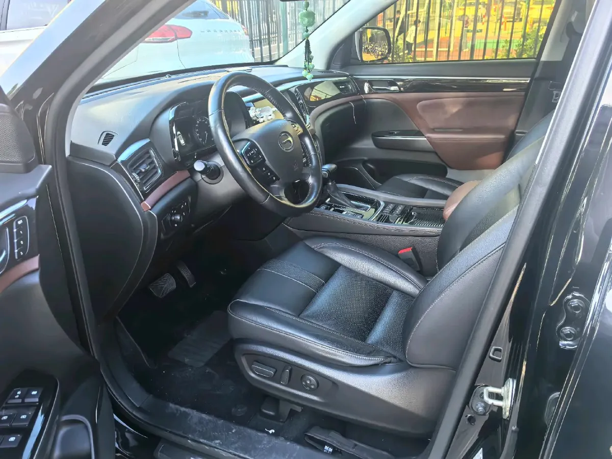 2017 GAC Trumpchi GS8 2.0T 201HP L4 6AT,autocango,china used car exporter,china ev exporter,chinese used car exporter,chinese used ev exporter