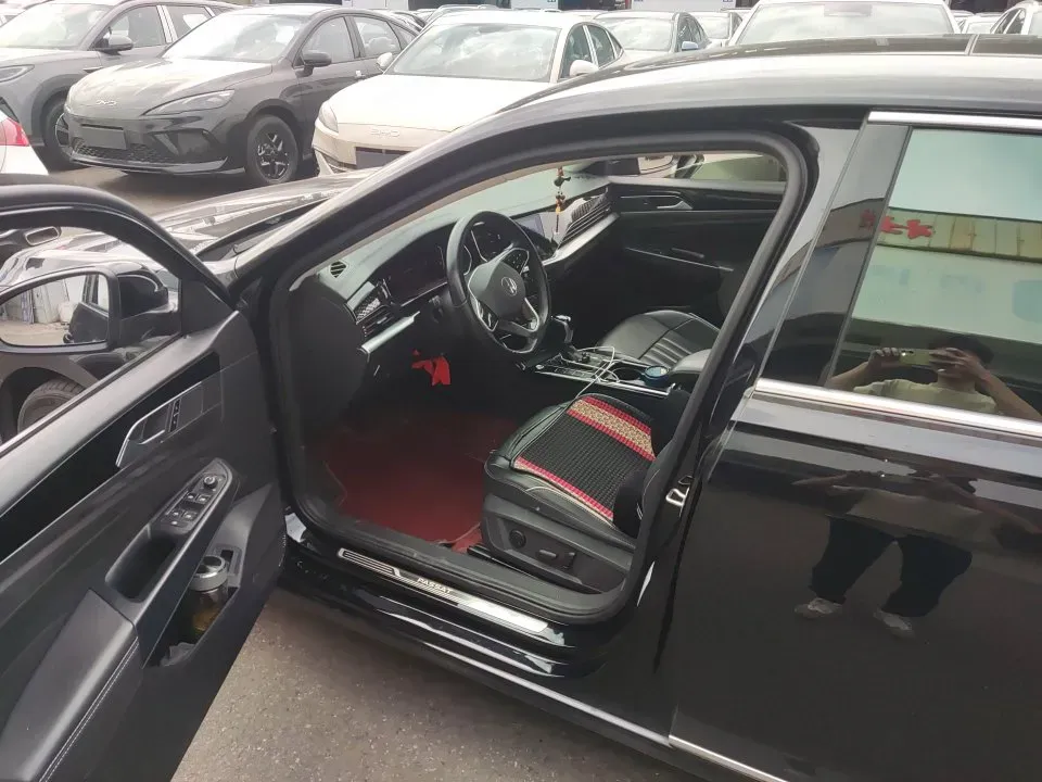 2023 Volkswagen Passat 2.0T 186HP L4 7DCT,autocango,china used car exporter,china ev exporter,chinese used car exporter,chinese used ev exporter