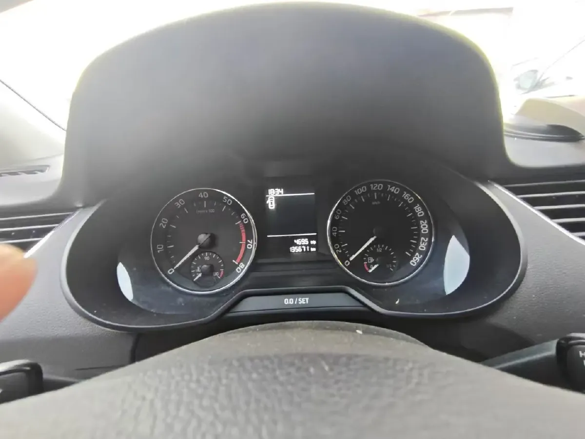 2019 Skoda Octavia 1.5L 116HP L4 6AT,autocango,china used car exporter,china ev exporter,chinese used car exporter,chinese used ev exporter