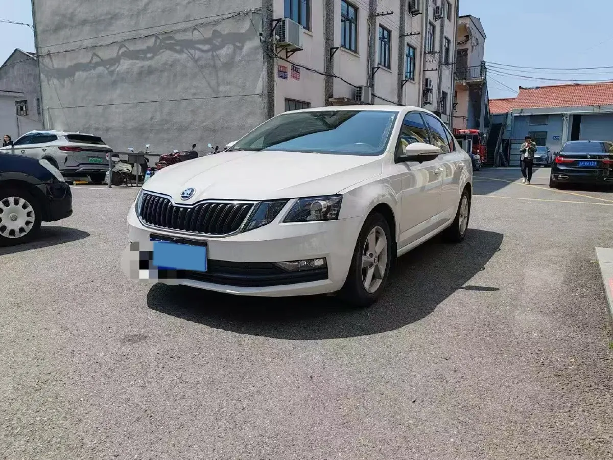 2019 Skoda Octavia 1.5L 116HP L4 6AT,autocango,china used car exporter,china ev exporter,chinese used car exporter,chinese used ev exporter