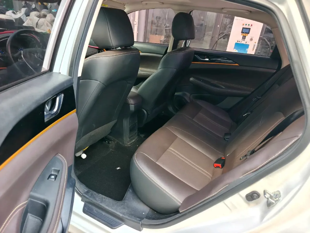 2019 ChangAn Eado DT 1.6L 125HP L4 4AT,autocango,china used car exporter,china ev exporter,chinese used car exporter,chinese used ev exporter
