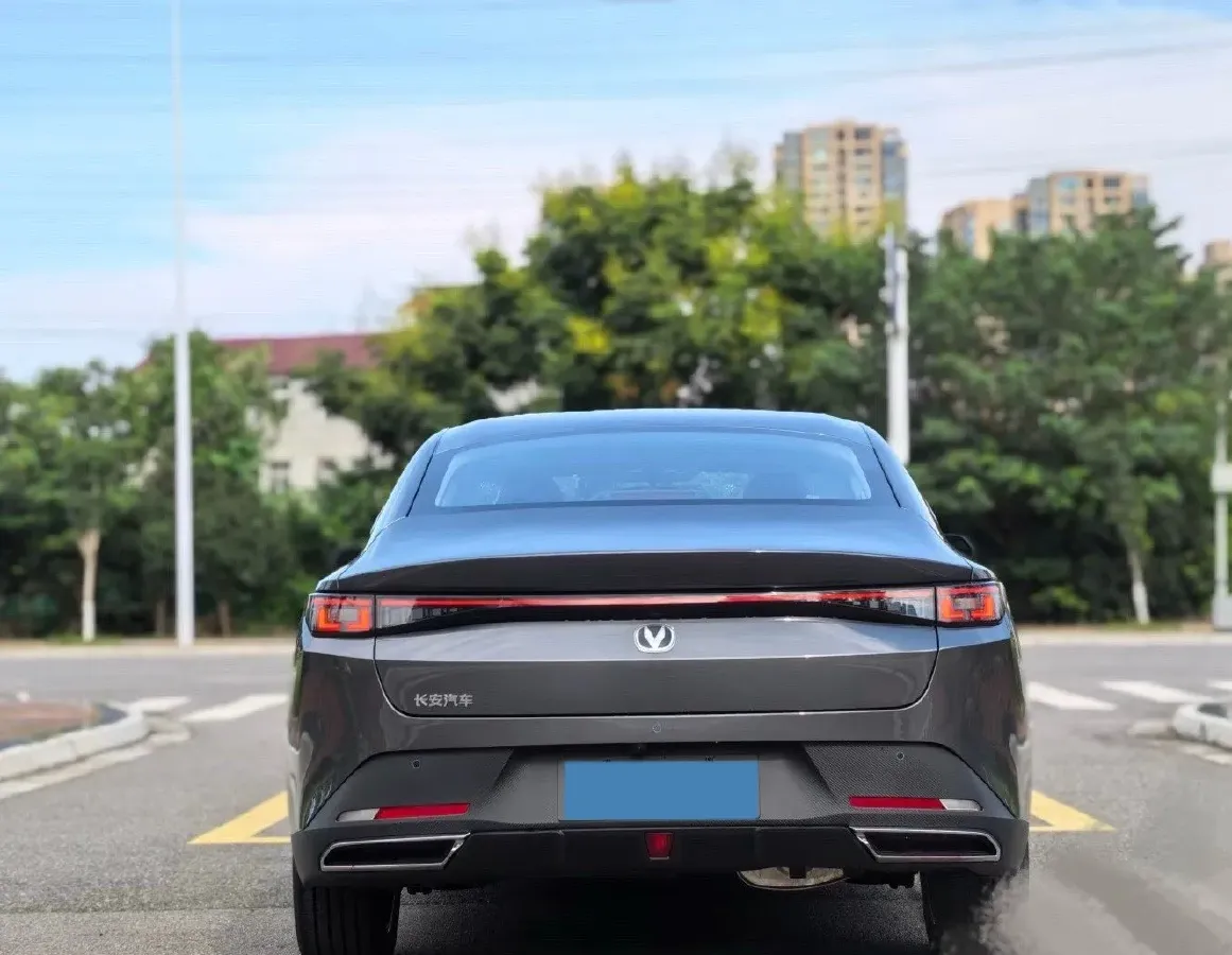 2023 ChangAn Lamore 1.5T 170HP L4 7DCT,autocango,china used car exporter,china ev exporter,chinese used car exporter,chinese used ev exporter