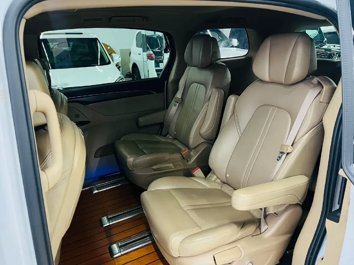 2020 Buick GL8 2.0T 237HP L4 9AT,autocango,china used car exporter,china ev exporter,chinese used car exporter,chinese used ev exporter