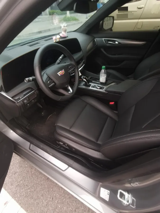 2025 Cadillac CT5 2.0T 237HP L4 10AT,autocango,china used car exporter,china ev exporter,chinese used car exporter,chinese used ev exporter