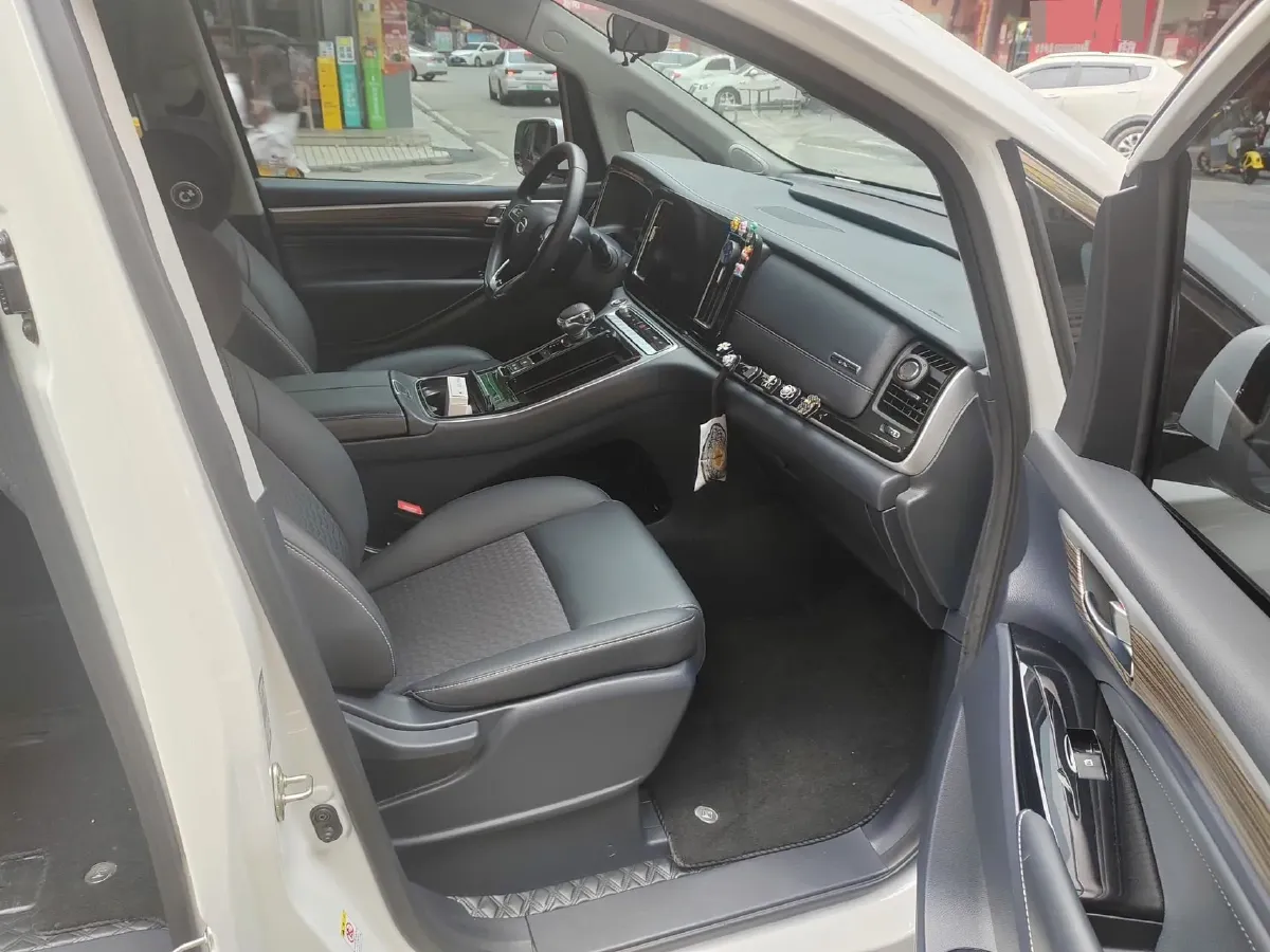 2023 GAC Trumpchi M8 2.0T 252HP L4 8AT,autocango,china used car exporter,china ev exporter,chinese used car exporter,chinese used ev exporter