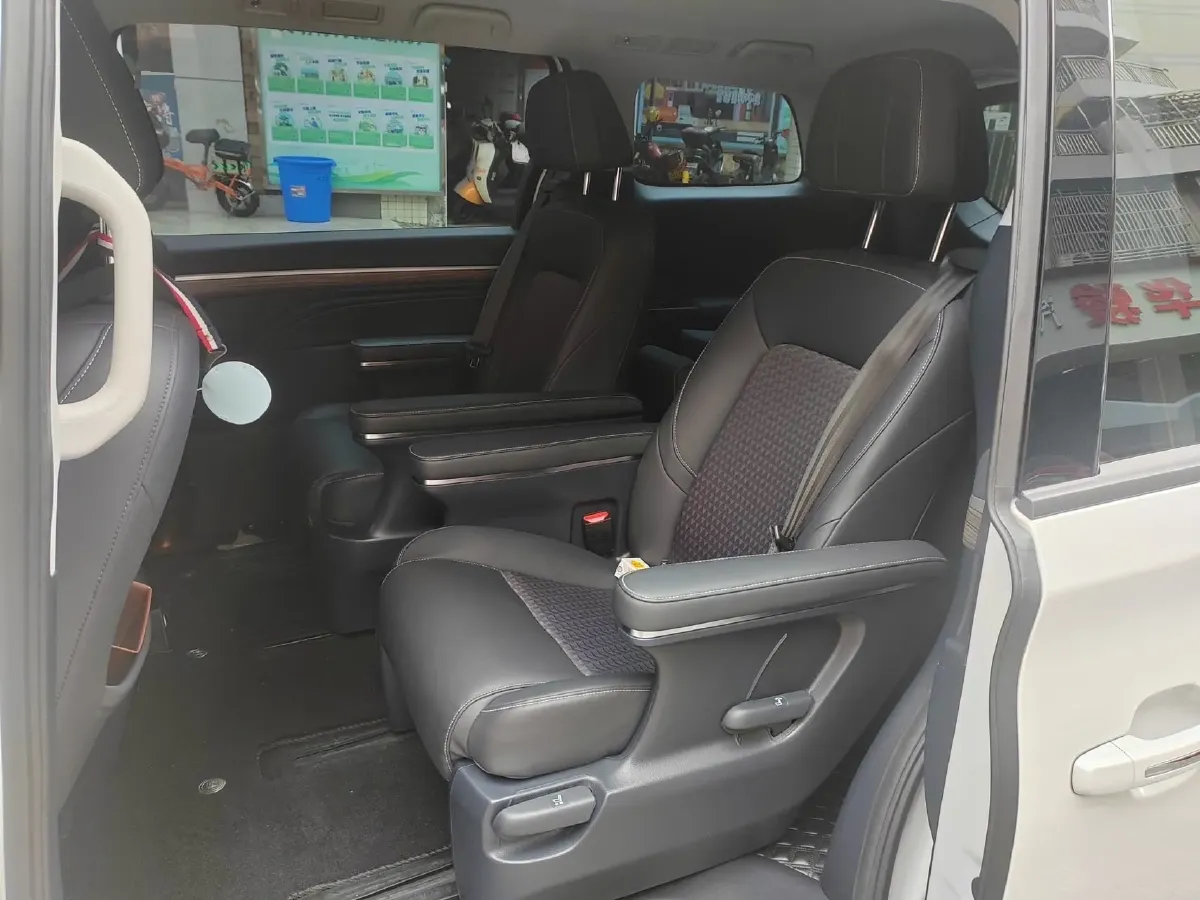 2023 GAC Trumpchi M8 2.0T 252HP L4 8AT,autocango,china used car exporter,china ev exporter,chinese used car exporter,chinese used ev exporter