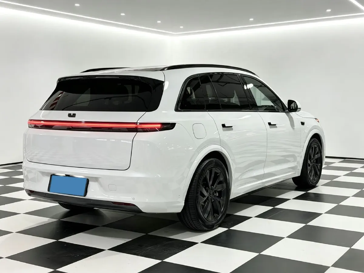 2023 Li L7 Range Extended 154HP REEV 40.9KWH,autocango,china used car exporter,china ev exporter,chinese used car exporter,chinese used ev exporter
