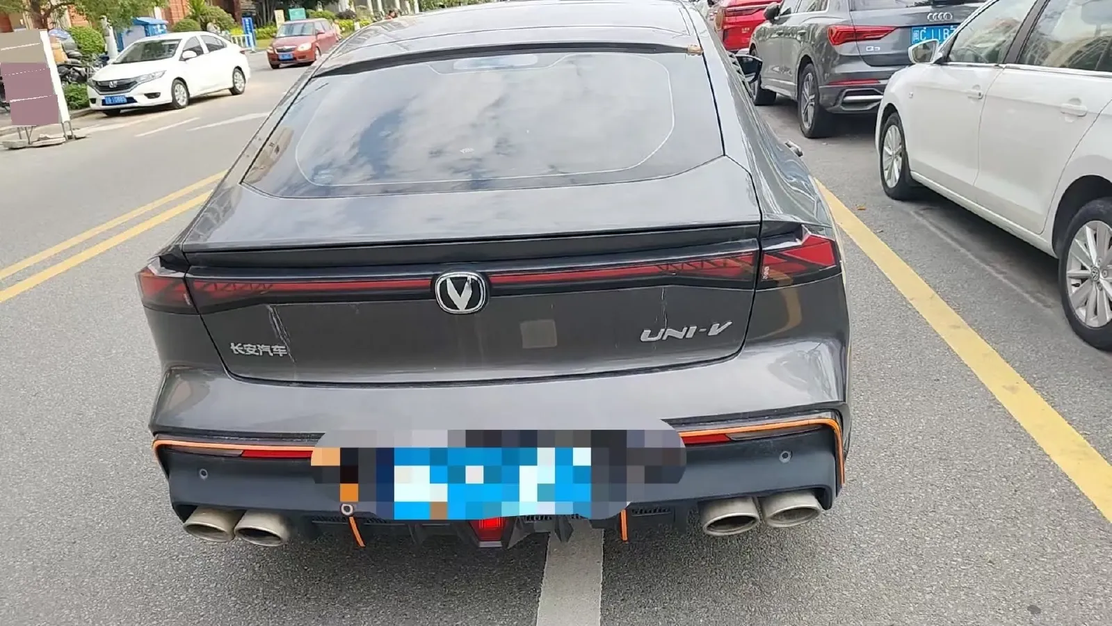 2022 ChangAn UNI-V 1.5T 188HP L4 7DCT,autocango,china used car exporter,china ev exporter,chinese used car exporter,chinese used ev exporter