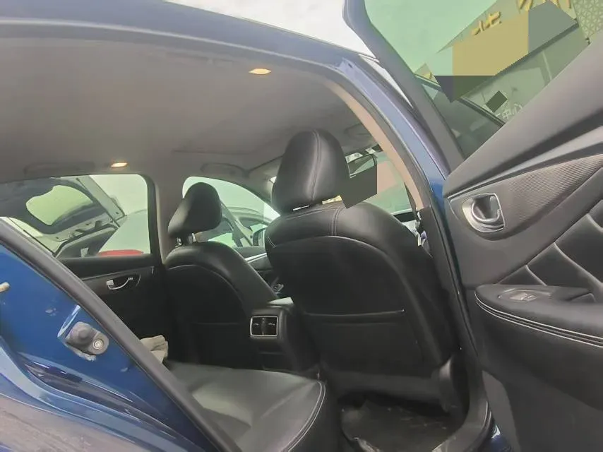 2018 Jeep Grand Commander 2.0T 265HP L4 9AT,autocango,china used car exporter,china ev exporter,chinese used car exporter,chinese used ev exporter
