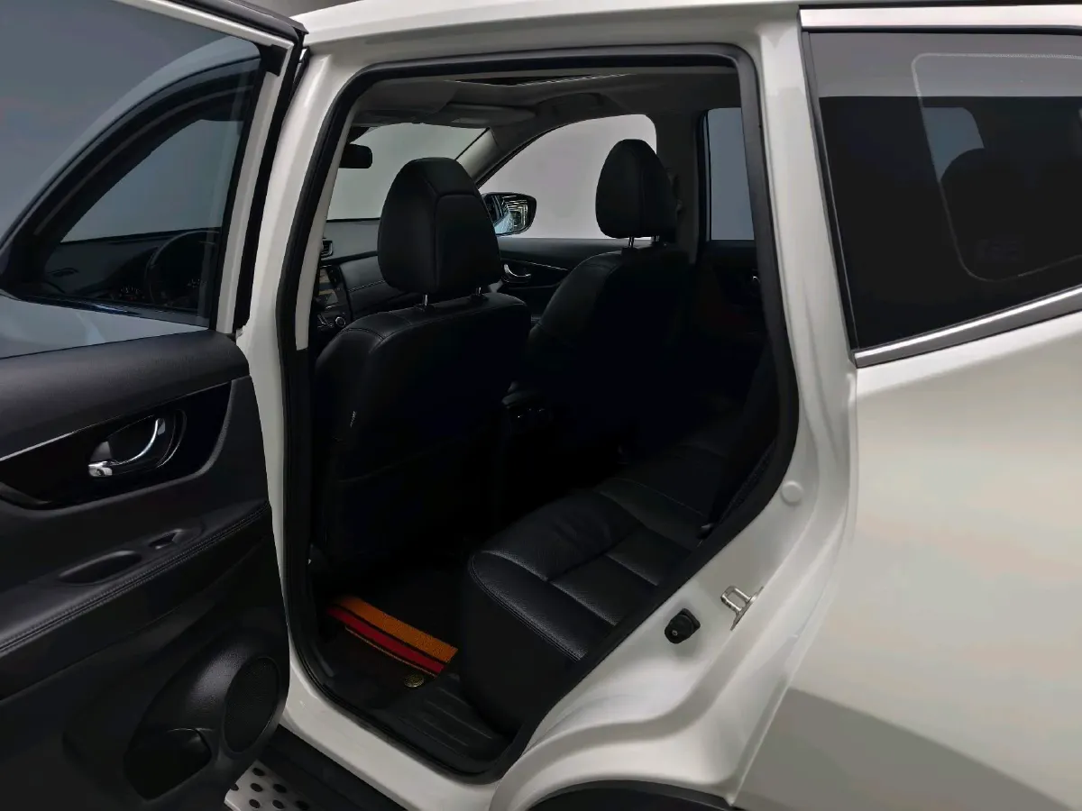 2021 Nissan X-Trail 2.0L 151HP L4 CVT,autocango,china used car exporter,china ev exporter,chinese used car exporter,chinese used ev exporter