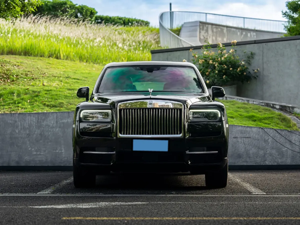 2018 Rolls-Royce Cullinan 6.7T 571HP V12 8AT,autocango,china used car exporter,china ev exporter,chinese used car exporter,chinese used ev exporter