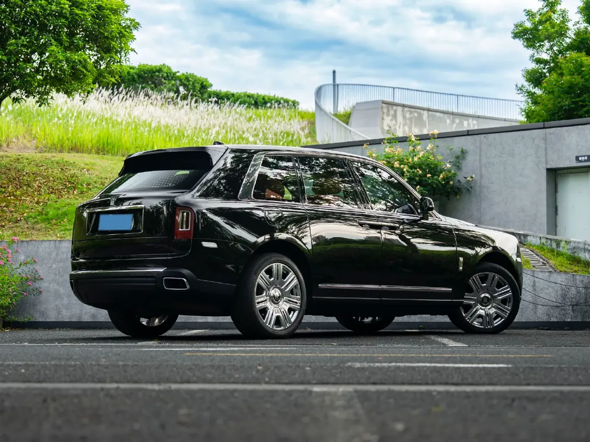 2018 Rolls-Royce Cullinan 6.7T 571HP V12 8AT,autocango,china used car exporter,china ev exporter,chinese used car exporter,chinese used ev exporter