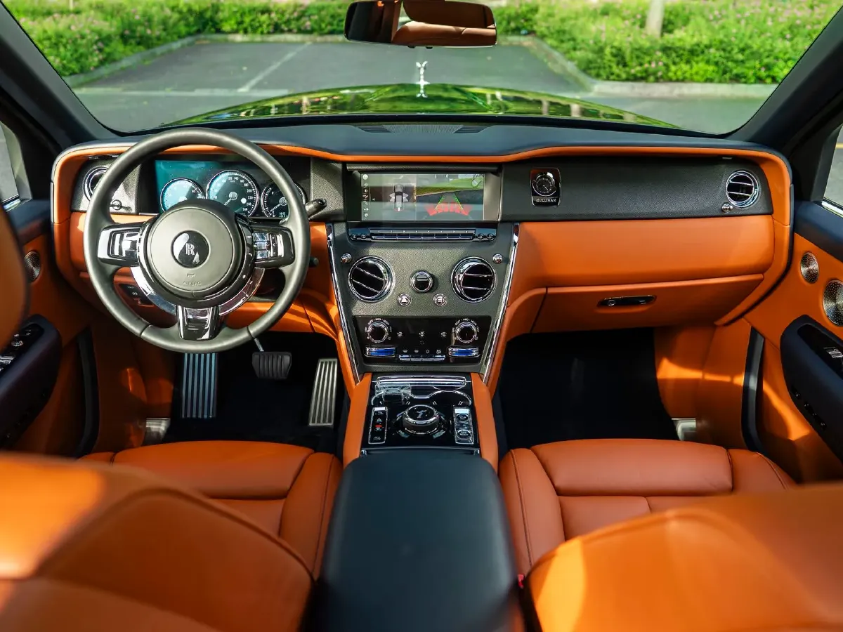 2018 Rolls-Royce Cullinan 6.7T 571HP V12 8AT,autocango,china used car exporter,china ev exporter,chinese used car exporter,chinese used ev exporter