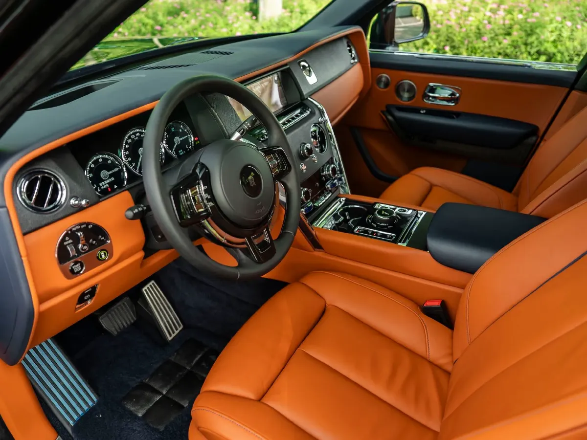 2018 Rolls-Royce Cullinan 6.7T 571HP V12 8AT,autocango,china used car exporter,china ev exporter,chinese used car exporter,chinese used ev exporter