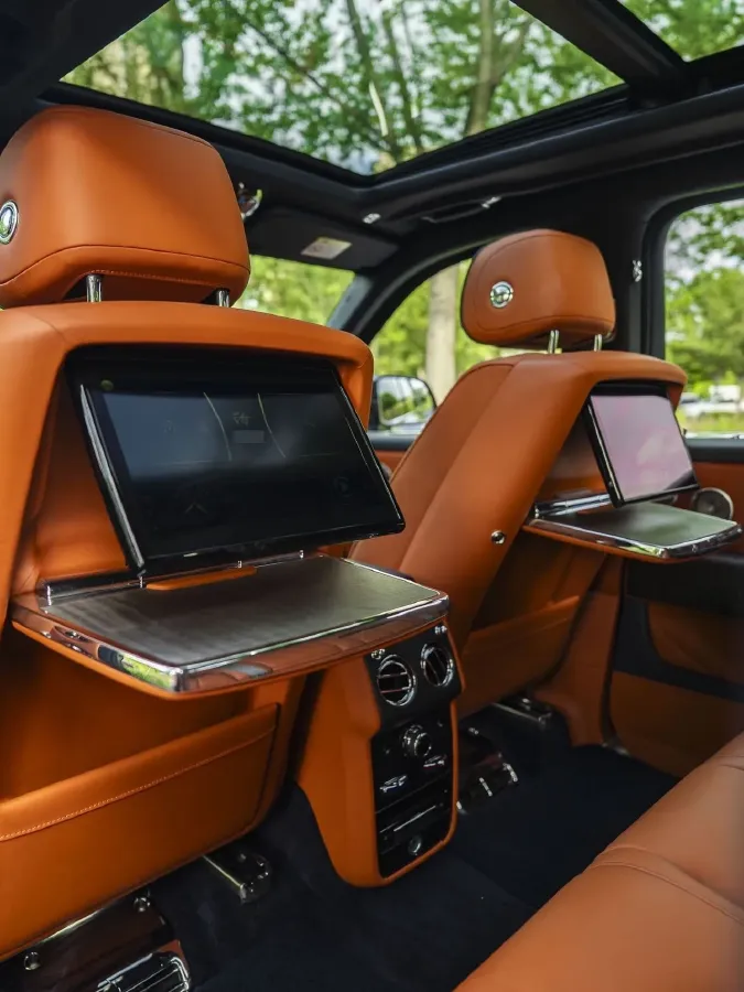 2018 Rolls-Royce Cullinan 6.7T 571HP V12 8AT,autocango,china used car exporter,china ev exporter,chinese used car exporter,chinese used ev exporter