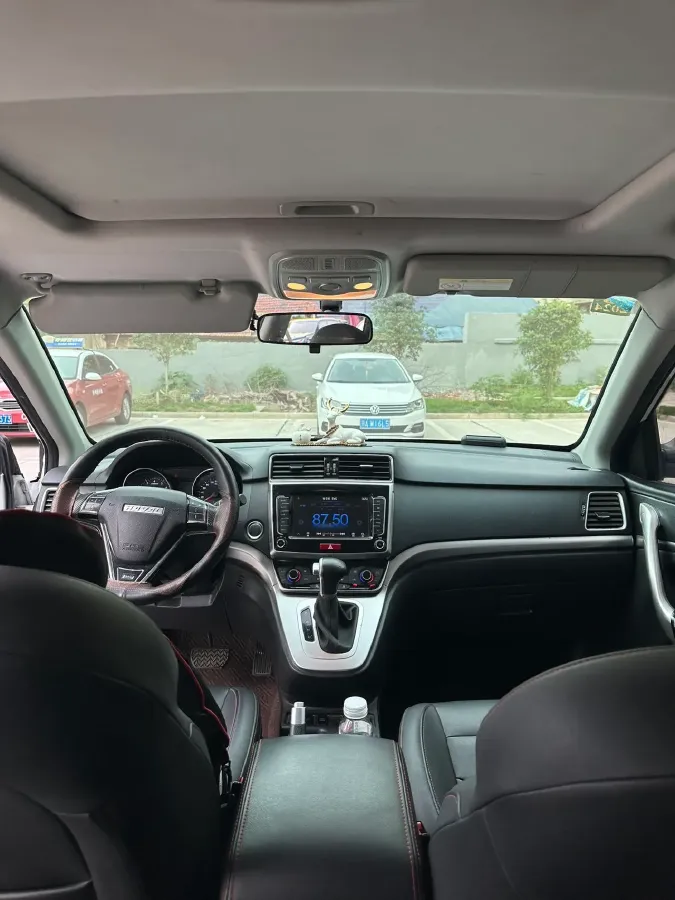 2019 Haval M6 1.5T 150HP L4 7DCT,autocango,china used car exporter,china ev exporter,chinese used car exporter,chinese used ev exporter