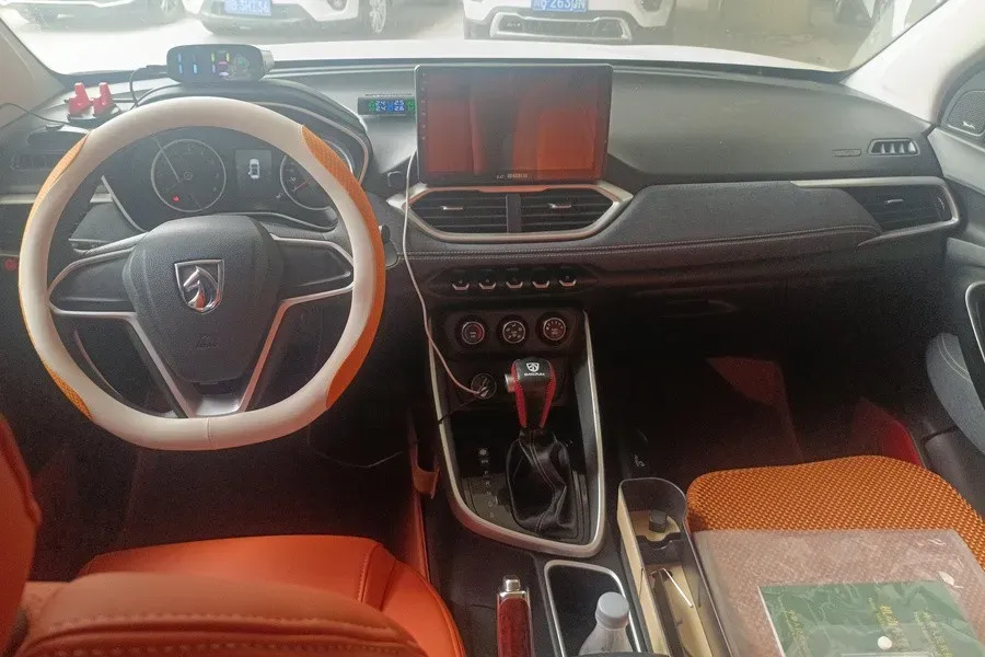 2019 BaoJun 530 1.5T 151HP L4 CVT,autocango,china used car exporter,china ev exporter,chinese used car exporter,chinese used ev exporter