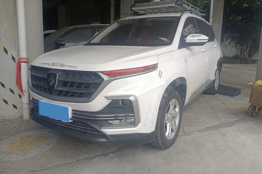 2019 BaoJun 530 1.5T 151HP L4 CVT,autocango,china used car exporter,china ev exporter,chinese used car exporter,chinese used ev exporter