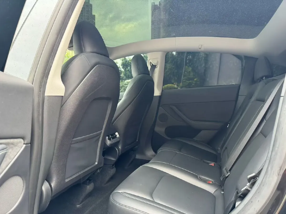 2022 Tesla Model Y BEV 60KWH,autocango,china used car exporter,china ev exporter,chinese used car exporter,chinese used ev exporter