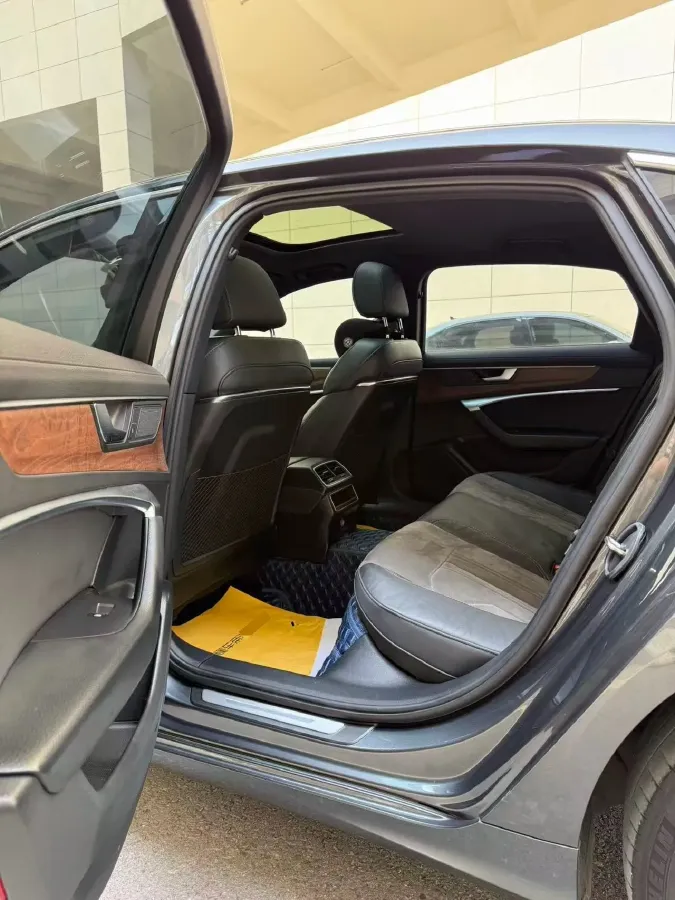 2021 Audi A6L 2.0T 190HP L4 7DCT,autocango,china used car exporter,china ev exporter,chinese used car exporter,chinese used ev exporter