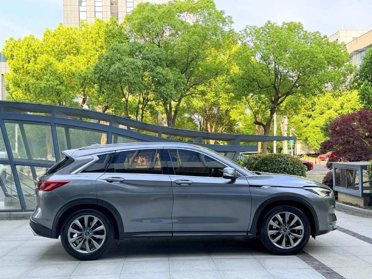 2020 Infiniti QX50 2.0T 245HP L4 CVT,autocango,china used car exporter,china ev exporter,chinese used car exporter,chinese used ev exporter