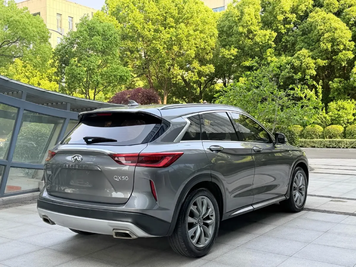 2020 Infiniti QX50 2.0T 245HP L4 CVT,autocango,china used car exporter,china ev exporter,chinese used car exporter,chinese used ev exporter