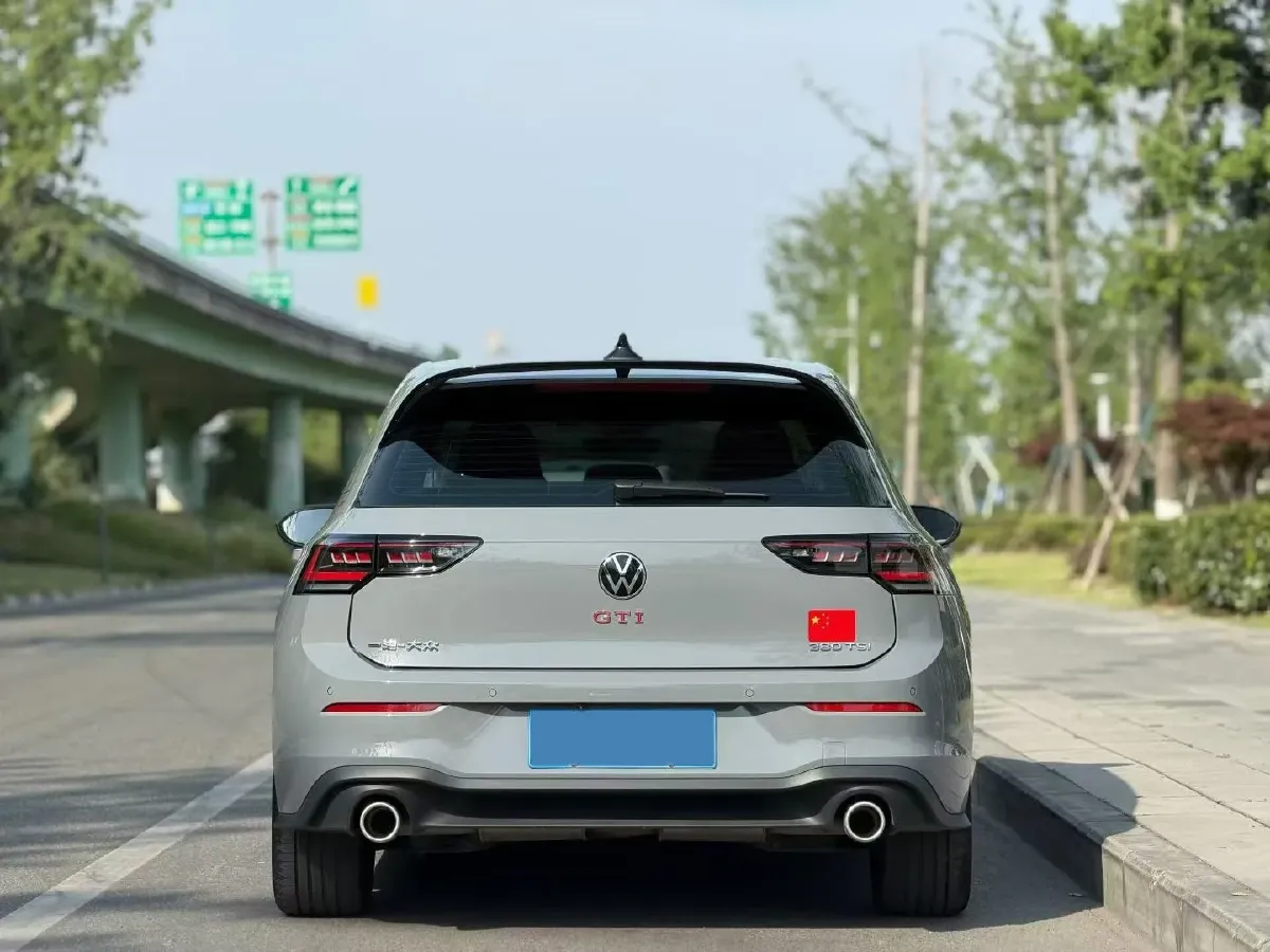 2025 Volkswagen GolfGTI 2.0T 220HP L4 7DCT,autocango,china used car exporter,china ev exporter,chinese used car exporter,chinese used ev exporter