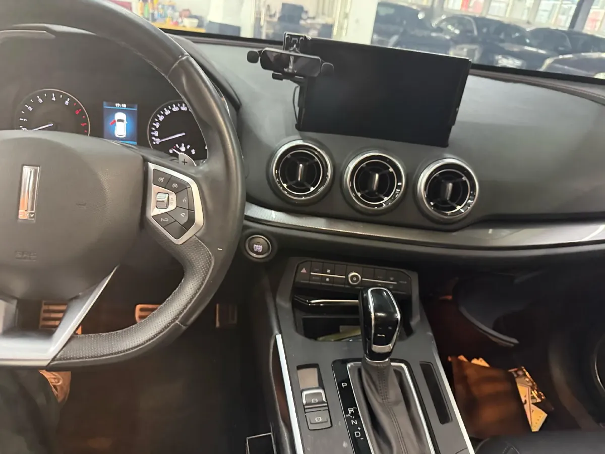 2017 WEY VV5 2.0T 197HP L4 7DCT,autocango,china used car exporter,china ev exporter,chinese used car exporter,chinese used ev exporter