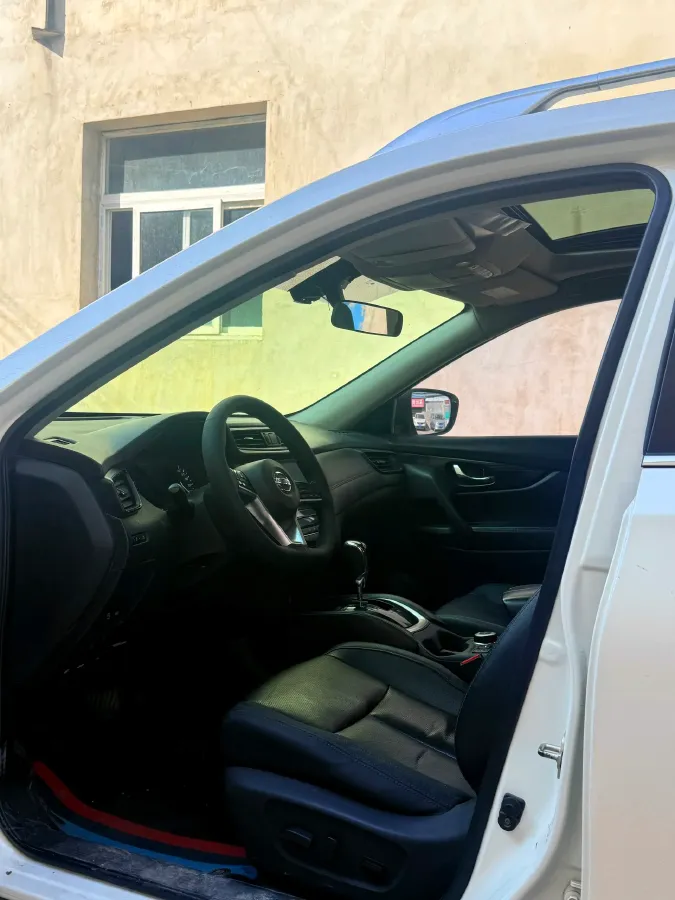 2021 Nissan X-Trail 2.5L 181HP L4 CVT,autocango,china used car exporter,china ev exporter,chinese used car exporter,chinese used ev exporter