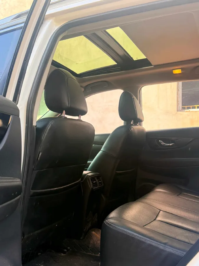 2021 Nissan X-Trail 2.5L 181HP L4 CVT,autocango,china used car exporter,china ev exporter,chinese used car exporter,chinese used ev exporter