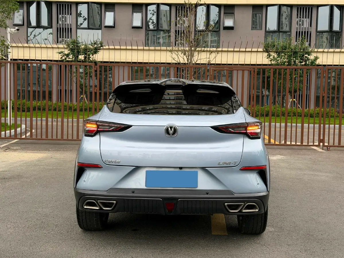 2022 ChangAn UNI-T 1.5T 188HP L4 7DCT,autocango,china used car exporter,china ev exporter,chinese used car exporter,chinese used ev exporter