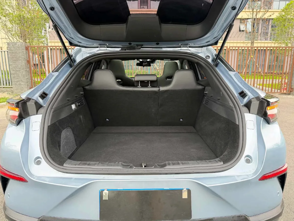 2022 ChangAn UNI-T 1.5T 188HP L4 7DCT,autocango,china used car exporter,china ev exporter,chinese used car exporter,chinese used ev exporter